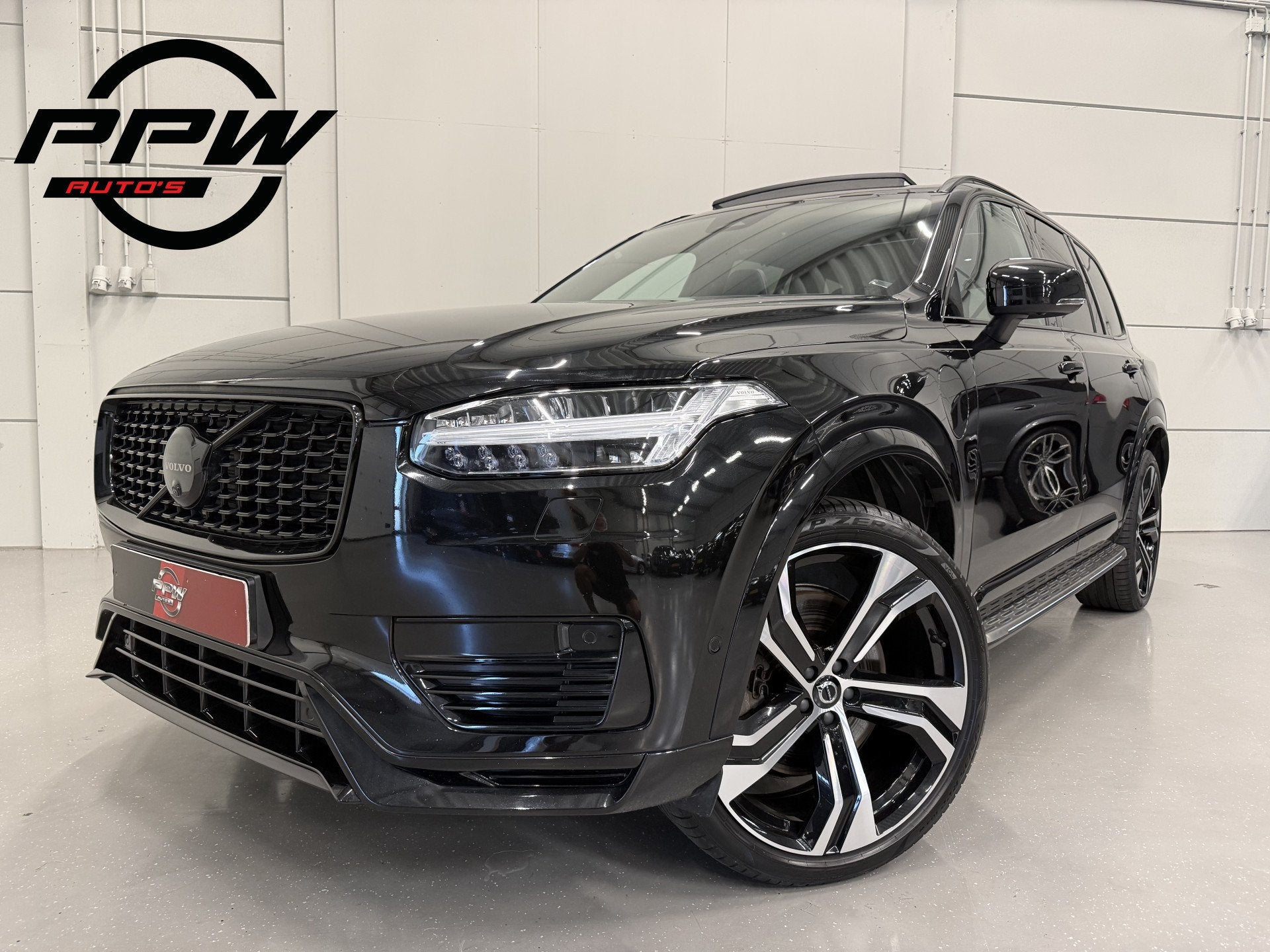 Volvo XC90 T8 Recharge AWD R-Design PANO/B&W/TREKHAAK/360CAM, Auto's, Volvo, Gebruikt, Zwart, 4 cilinders, Zwart