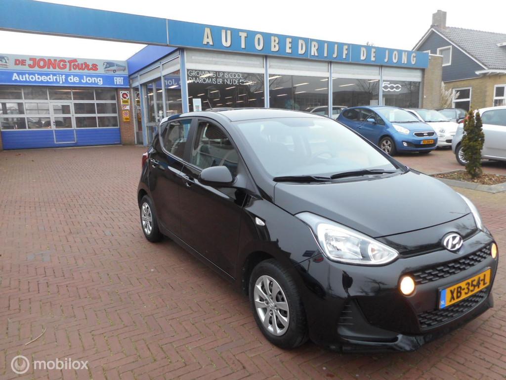 Hyundai i10 1.0i Comfort 5p. TREKHAAK, Auto's, Hyundai, Voorwielaandrijving, Gebruikt, Zwart, Origineel Nederlands