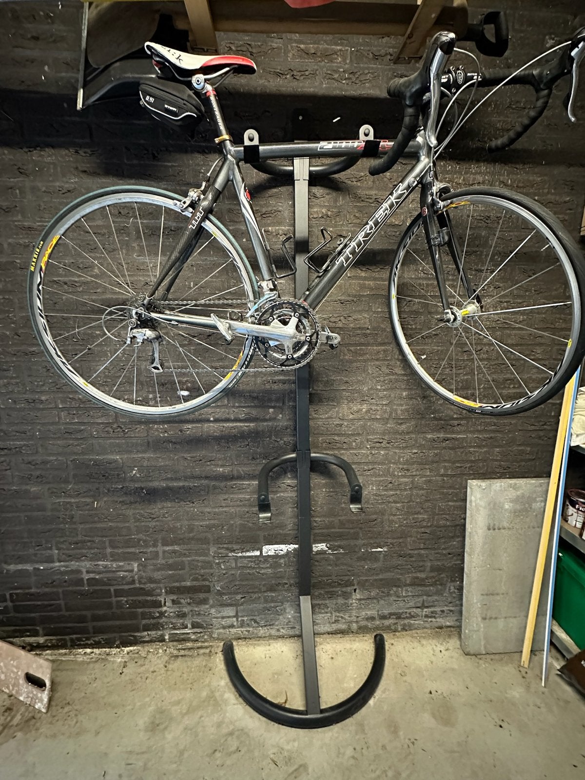 Opbergrek / paal voor 2 fietsen, Auto diversen, Ophalen, Gebruikt