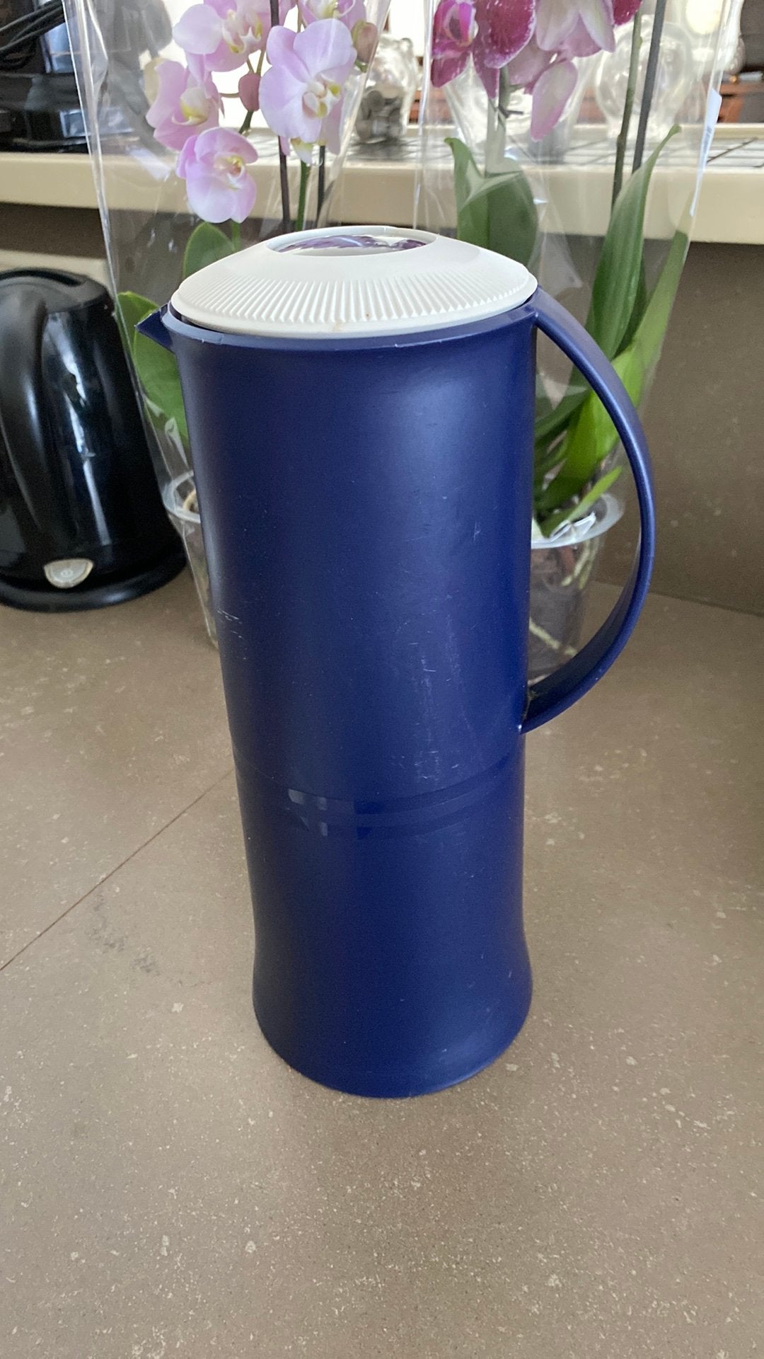 Thermoskan van Tupperware  super handige kan, Ophalen of Verzenden, Zo goed als nieuw, Overige typen