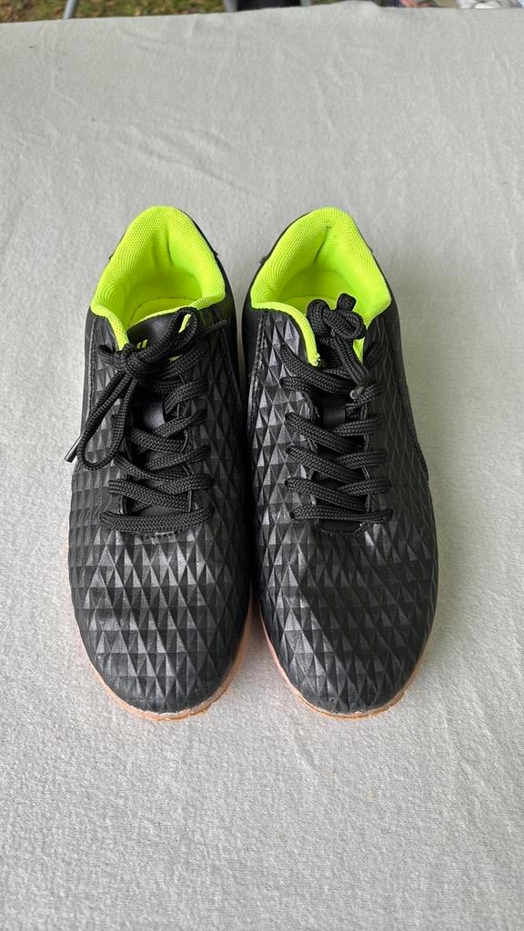 Zaalvoetbalschoenen maat 36, Ophalen of Verzenden, Zo goed als nieuw, Overige typen, Overige merken