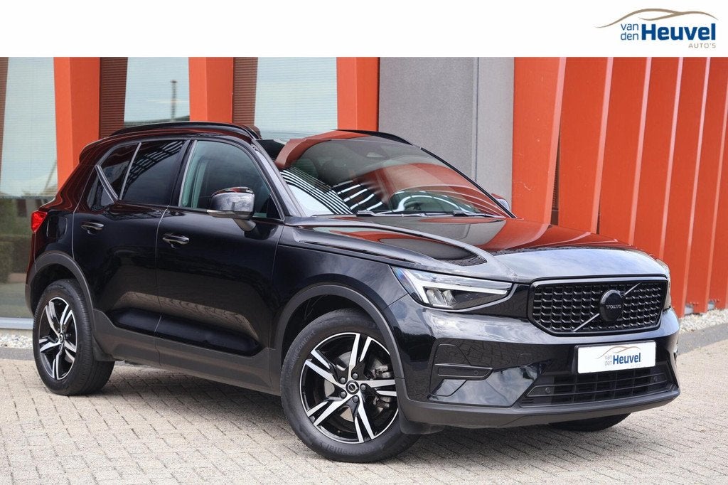 Volvo XC40 B3 Plus Dark | Stoelverwarming | Trekhaak | Parke, Auto's, Volvo, 12 maanden, 4 cilinders, Bedrijf, 1600 kg