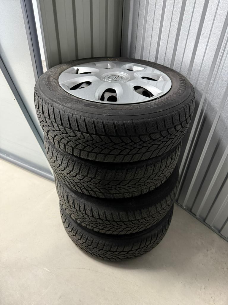 Winterbanden opel corsa 2012, Ophalen, 15 inch, Banden en Velgen, 185 mm