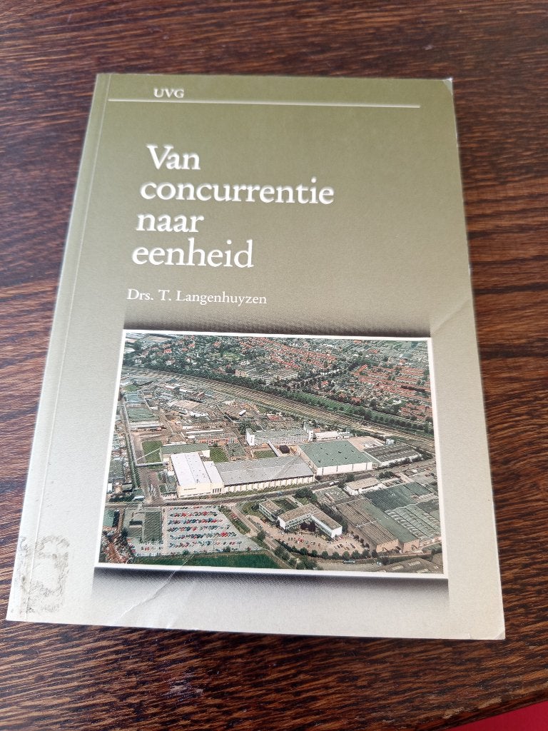 Van concurrentie naar eenheid Oss - Drs. T. Langenhuyzen, 20e eeuw of later, Drs. T. Langenhuyzen, Ophalen of Verzenden, Zo goed als nieuw