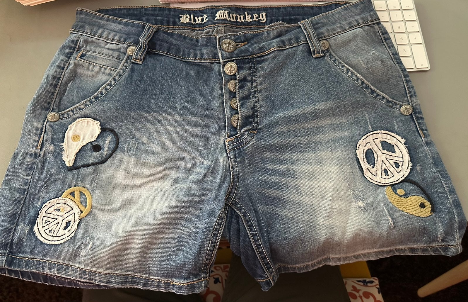 Blauwe Blue Monkey jeans short, maat W31 = 42, Kleding | Dames, Monkey Jeans, Zo goed als nieuw, W33 - W36 (confectie 42/44), Verzenden