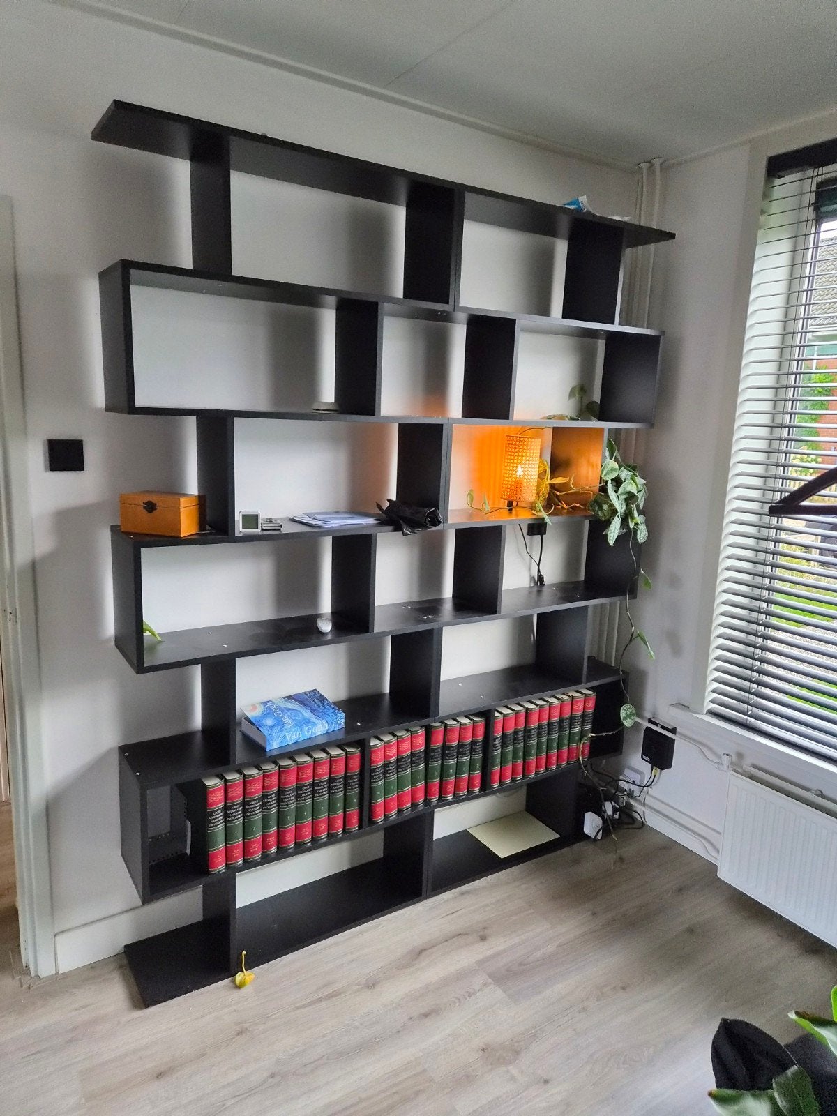 Zwarte vakkenkast - aanpasbaar en deelbaar, Huis en Inrichting, Ophalen, Met plank(en), Gebruikt, 200 cm of meer