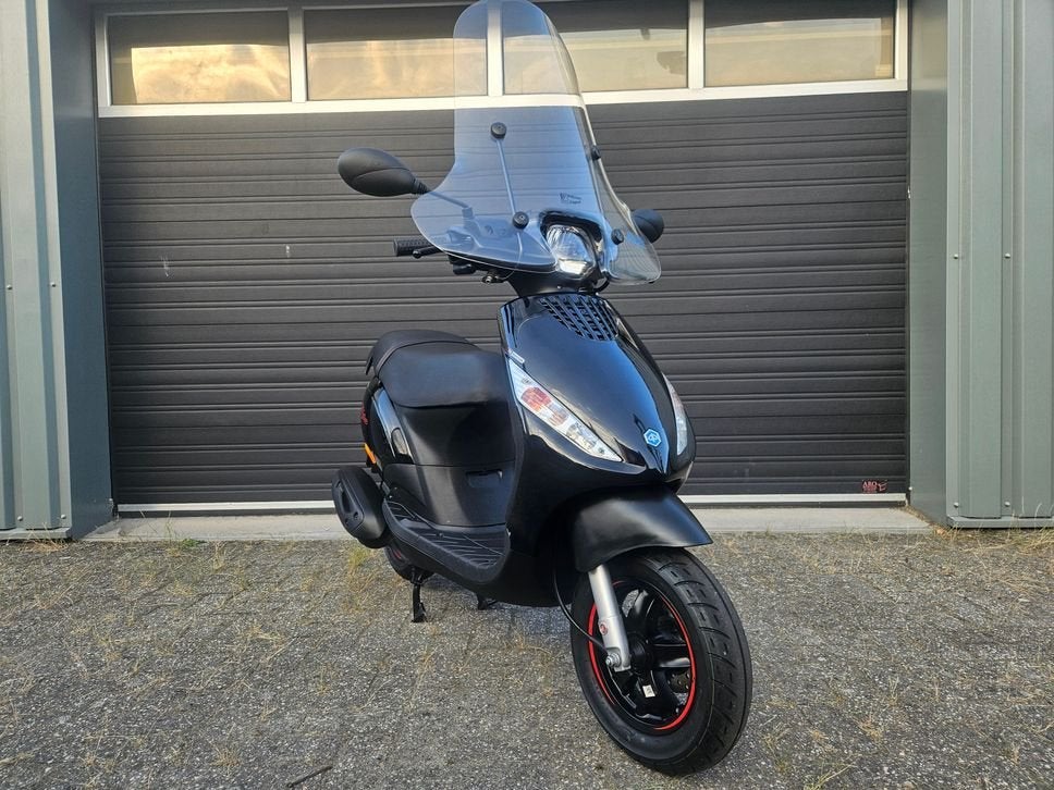 PIAGGIO ZIP 4T E4 SNOR BJ 2022 ZWART 4053KM WINDSCHERM ORG!, Piaggio, PIAGGIO, Onbekend, Ophalen of Verzenden
