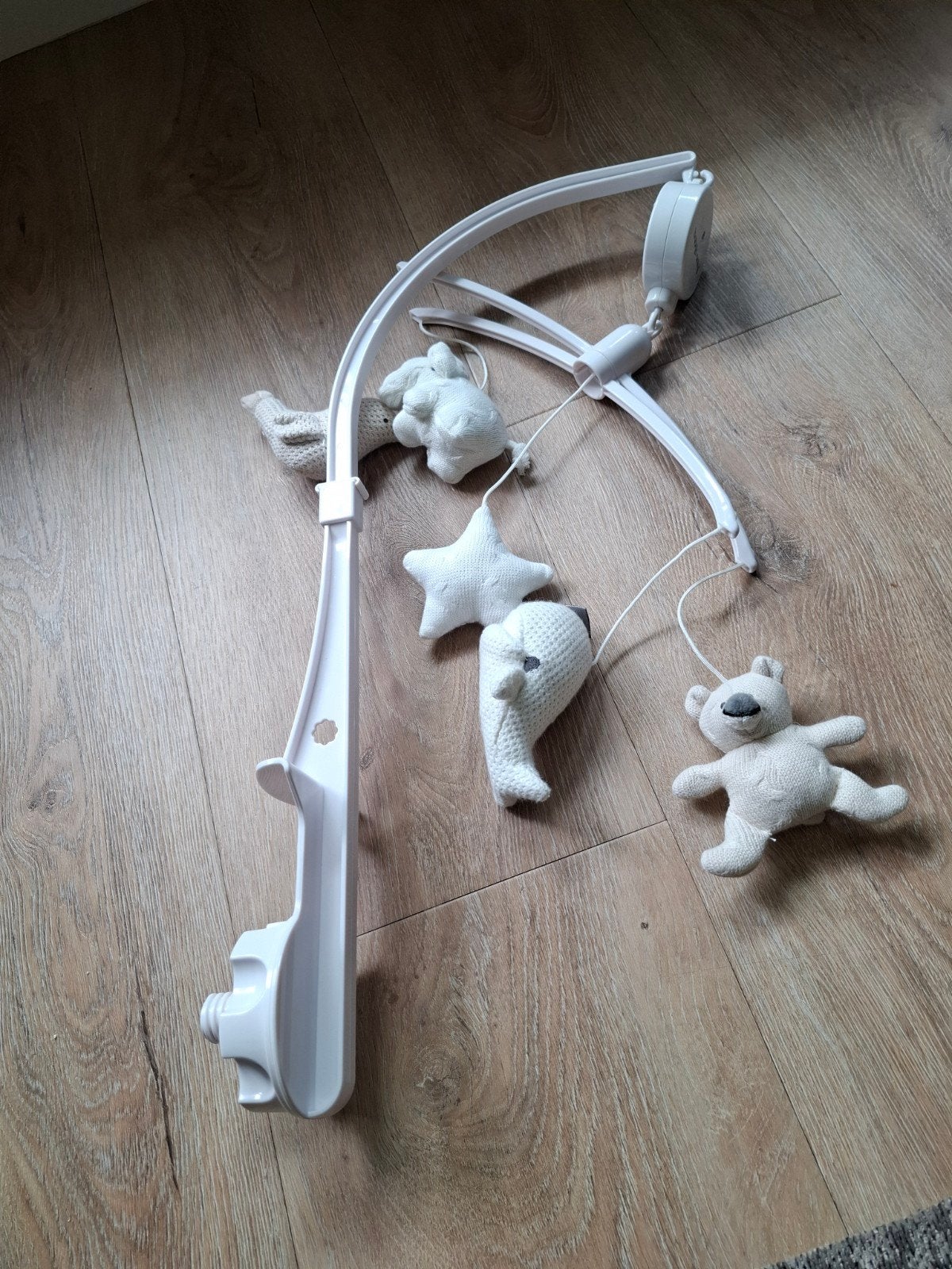 Boxmobiel grijs wit met schattige knuffels, Kinderen en Baby's, Ophalen, Gebruikt, Mobiel