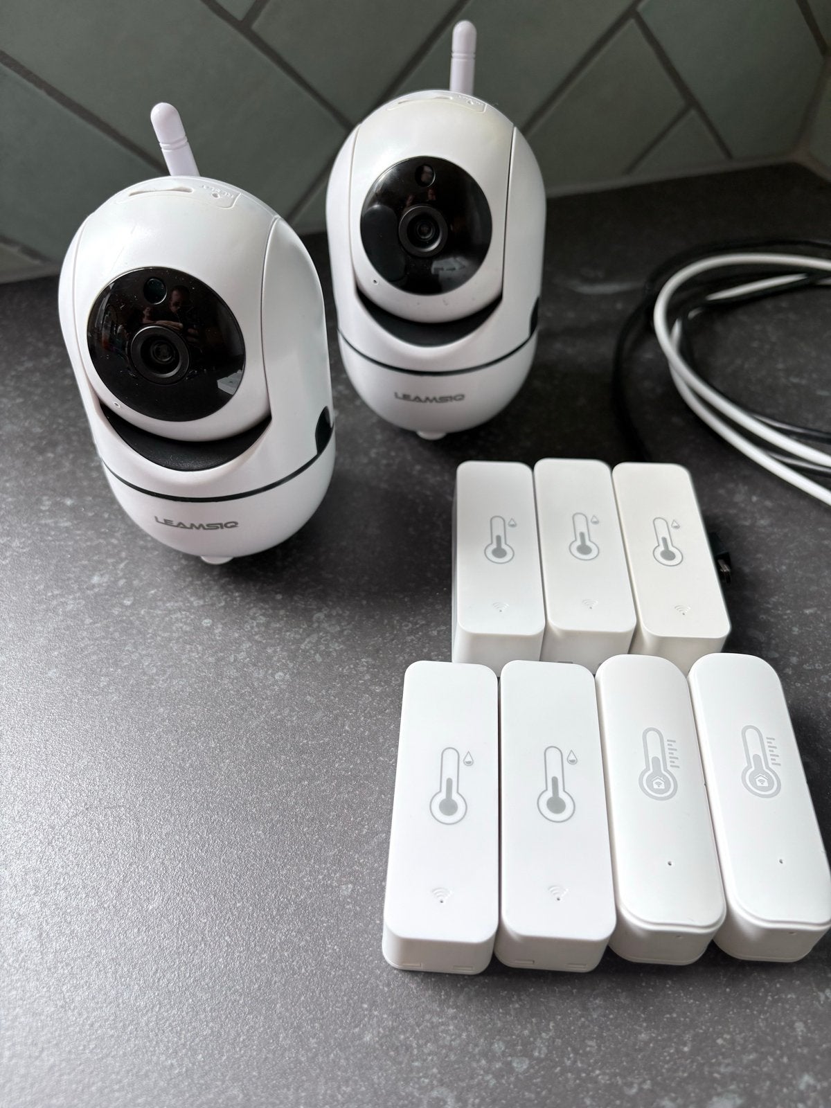 Smart Home Starterspakket: Camera's, Stekker & Sensoren, Ophalen of Verzenden, Zo goed als nieuw