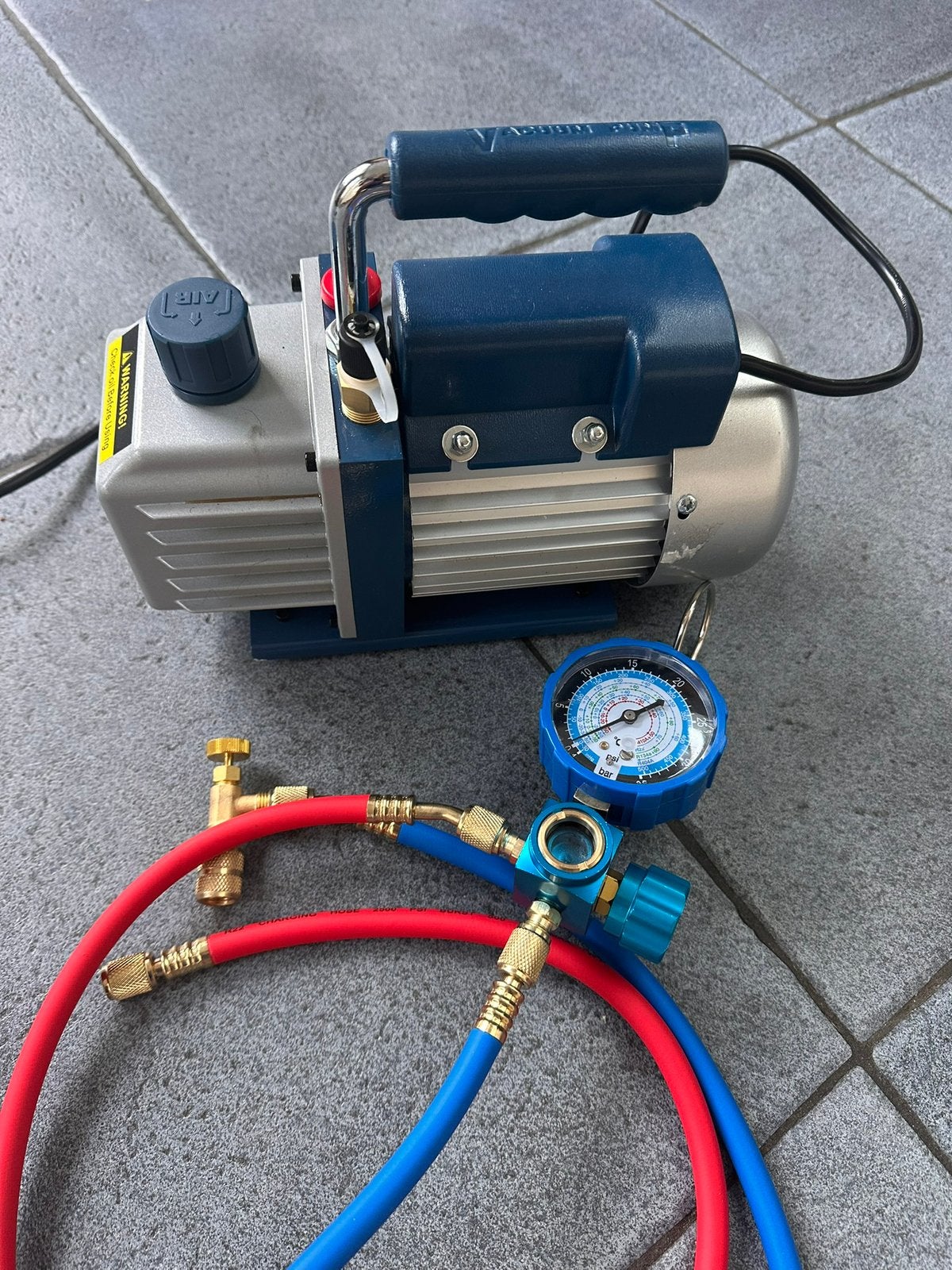 Te huur: Vacuümpomp + Manometerset voor Airco (R32/R410A), Witgoed en Apparatuur, Airco's, Ophalen, Koelen en Ontvochtigen, Timer