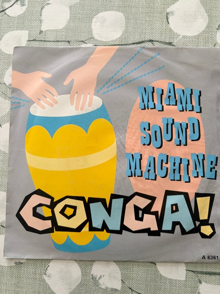 Miami Sound Machine - Conga! single, Ophalen of Verzenden, Gebruikt, Latin en Salsa