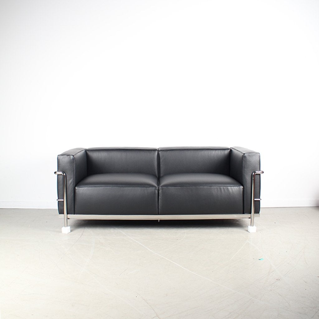 1x Cassina Le Corbusier LC3 2 Zits Bank Zwart – Leer, Niet ingevuld, Minder dan 75 cm, 150 tot 200 cm, Niet ingevuld