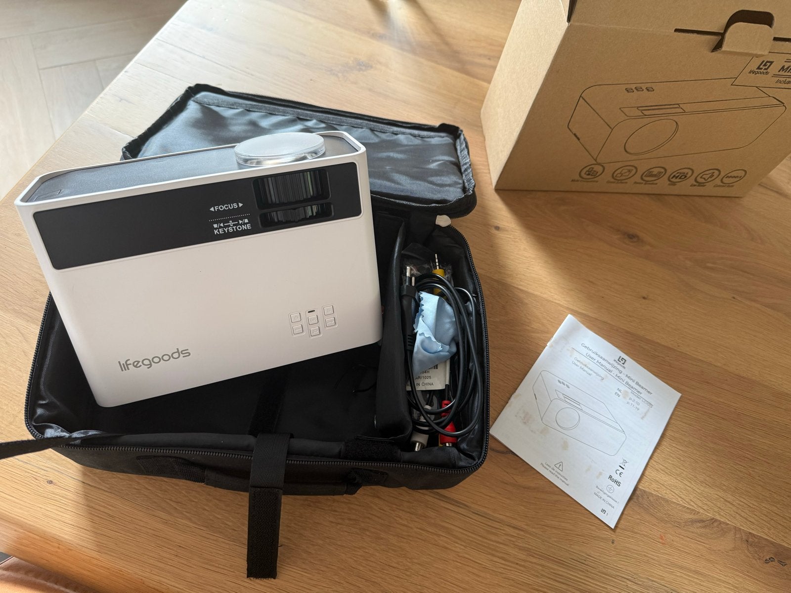Lifegoods Mini Beamer LG1013 - Full HD Projector, Ophalen of Verzenden, Zo goed als nieuw, LED, Full HD (1080)