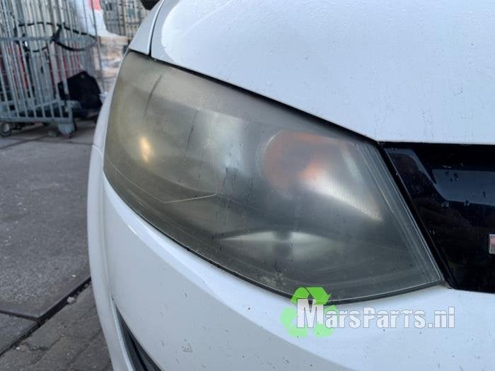 Koplamp rechts van een Volkswagen Polo, Gebruikt, -, Volkswagen, -