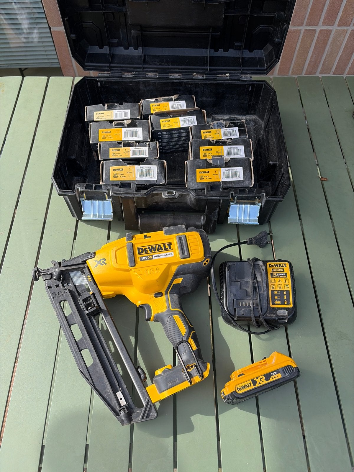 DeWALT DCN660N 18 Accu Afwerktacker, Ophalen, Gebruikt