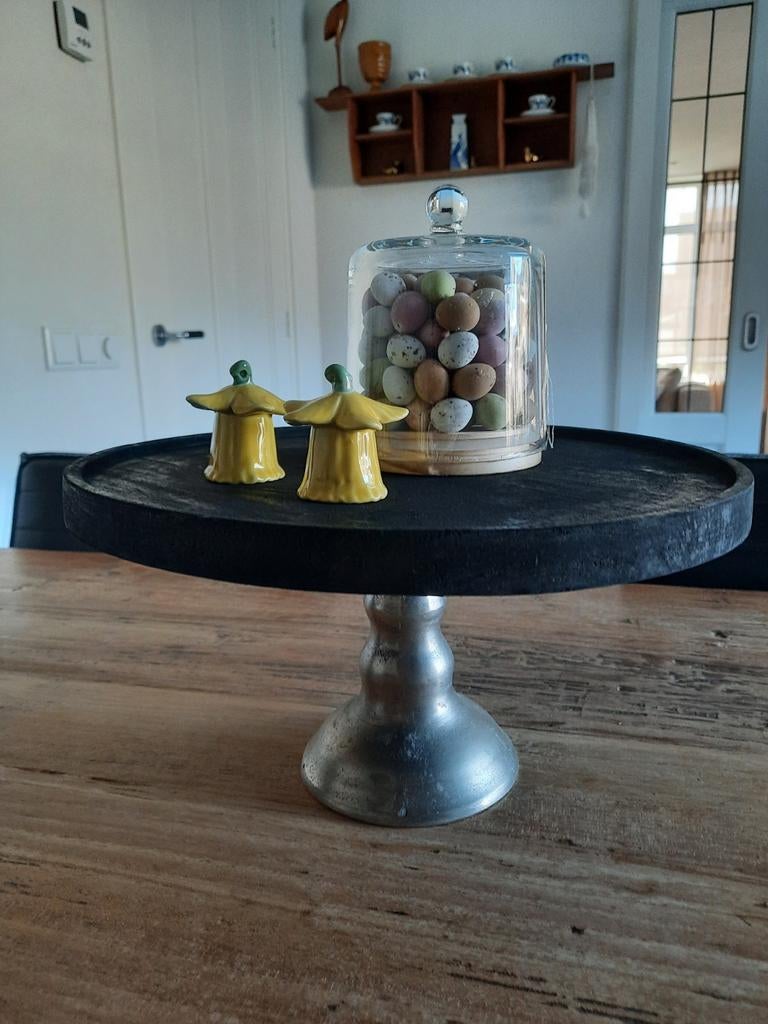 Etagere schaal zwart hout met zilverkleurige voet, Ophalen of Verzenden, Zo goed als nieuw