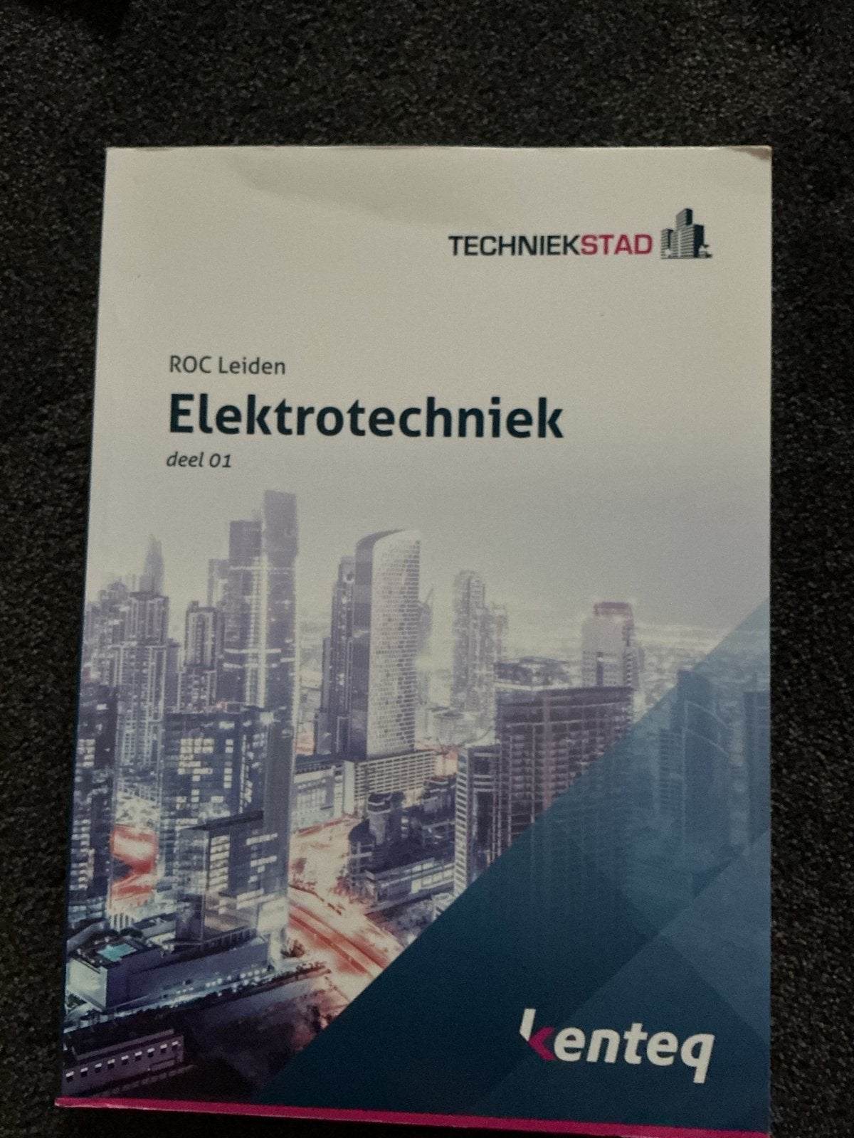 Elektrotechniek deel 01, 02 en 03 - Techniekstad, Boeken, Schoolboeken, Ophalen of Verzenden, Zo goed als nieuw, Overige niveaus