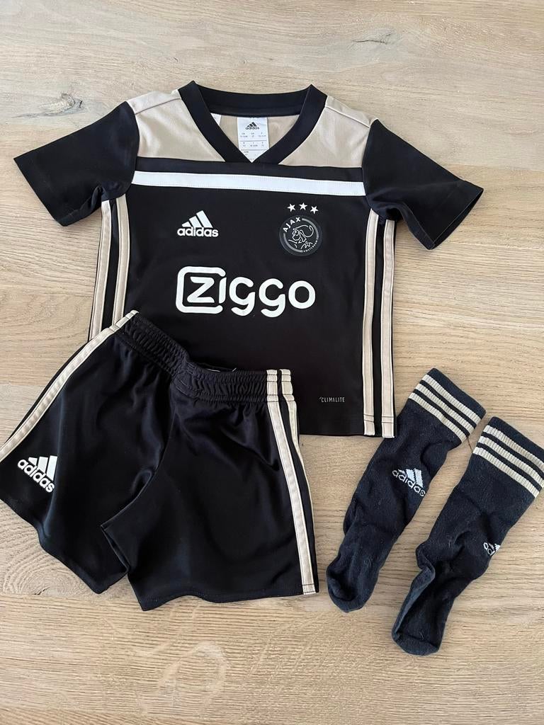 Officieel Ajax tenue, maat 92, ZEER NETJES!, Ophalen of Verzenden, Zo goed als nieuw, Jongen of Meisje, Setje