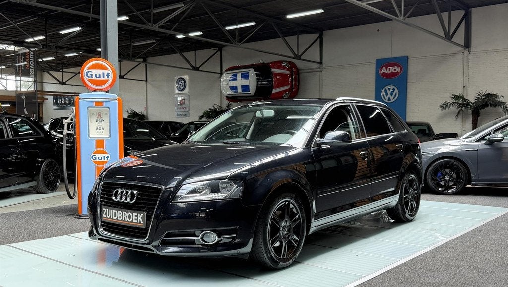 Audi A3 1.6 5-Drs | Carplay | Cruise | Clima | Navi, Auto's, Audi, Gebruikt, 4 cilinders, Zwart, Bedrijf