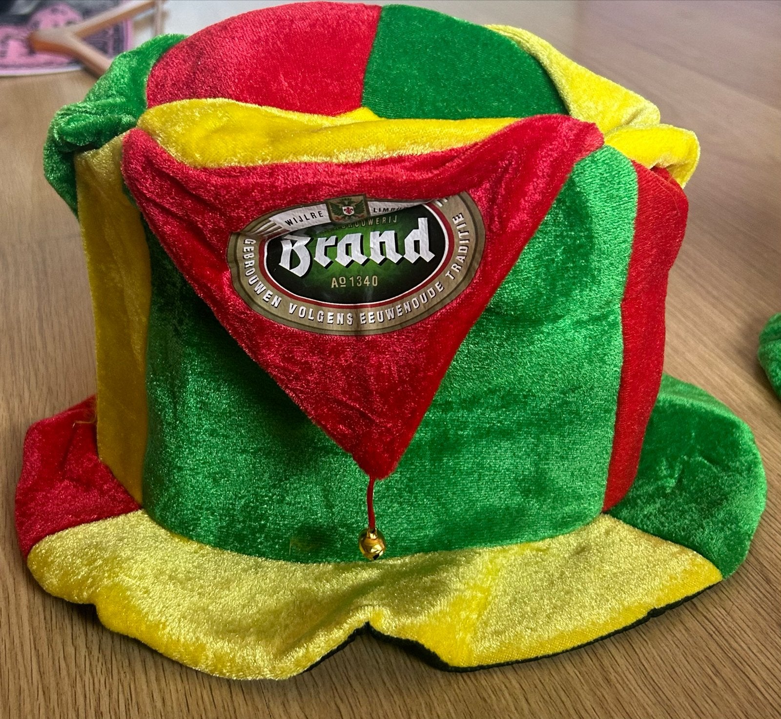 Carnavalsmuts Brand Bier, Carnaval, Overige maten, Ophalen of Verzenden, Zo goed als nieuw