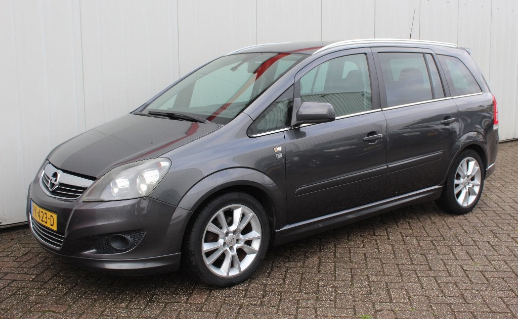 OPEL Zafira 1.8 16V OPC uitv  7 ZIT AIRCO  ZEER MOOI ! !, Auto's, Voorwielaandrijving, Stof, Zwart, 4 cilinders