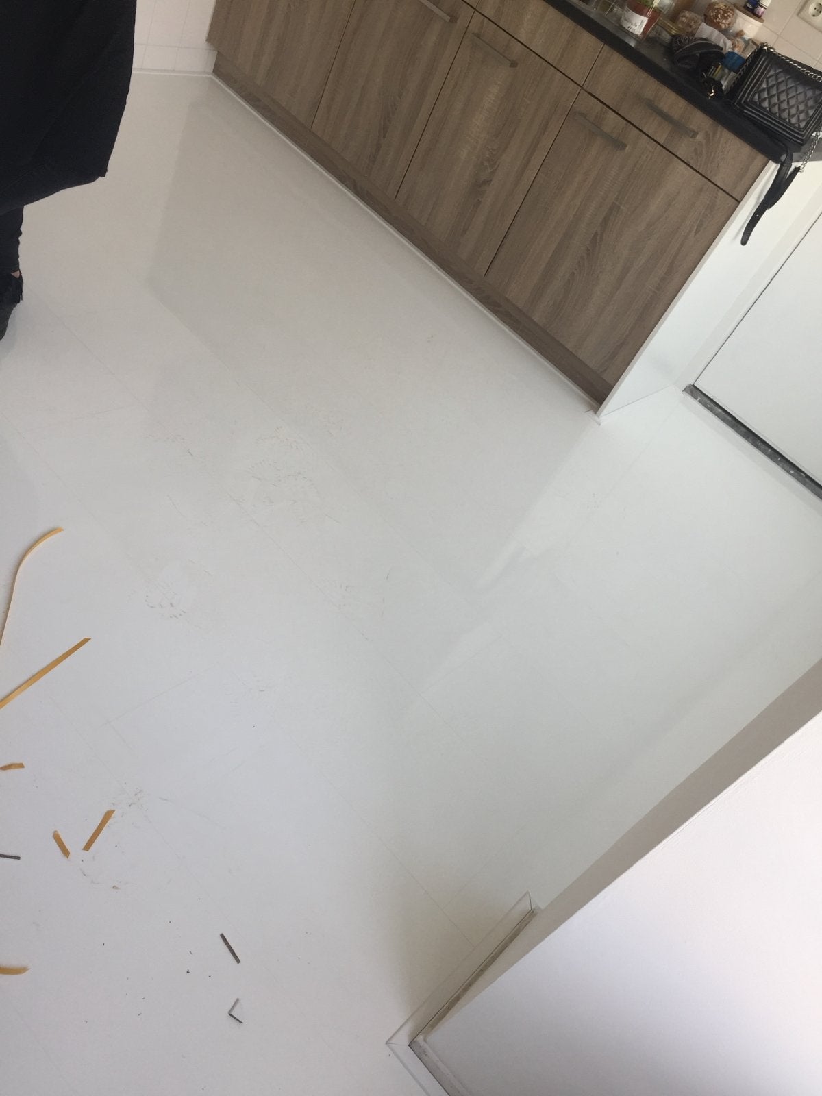 Gratis witte hoogglans laminaatvloer (64m²) - Utrecht, Ophalen, Kunststof, Gebruikt, 10 m² of meer