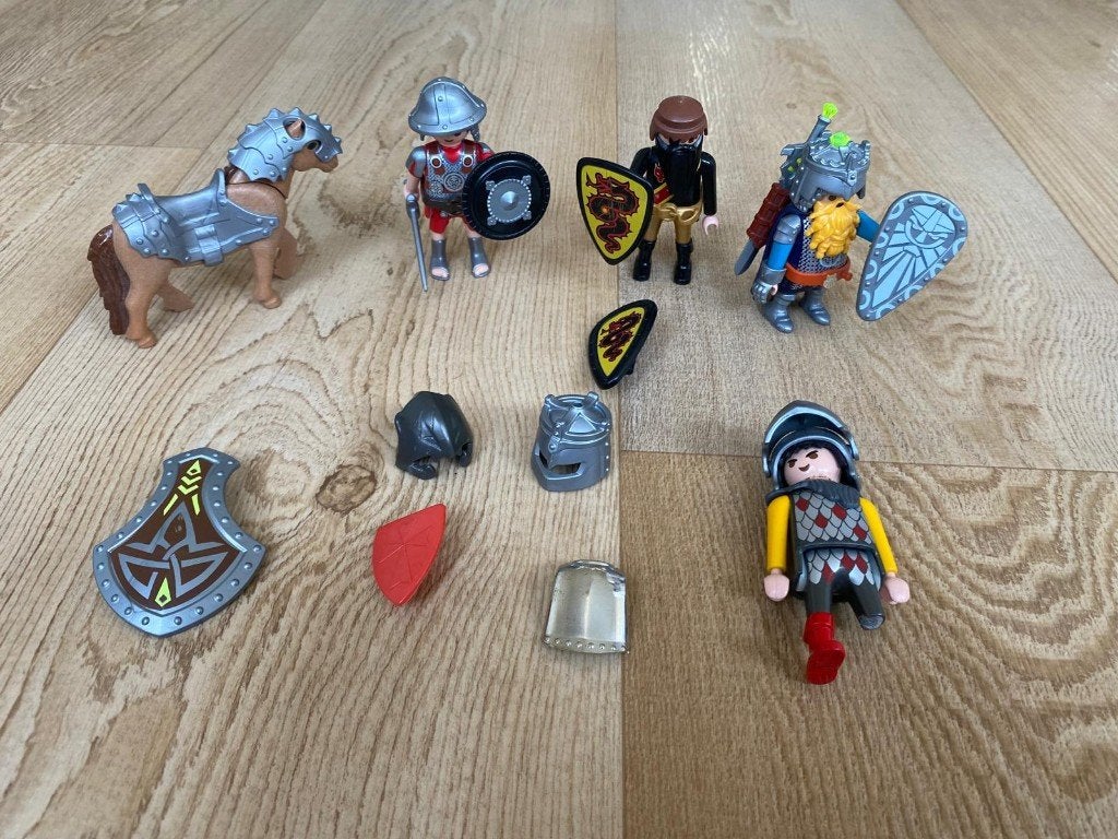 Playmobil Ridders Paard en schilden en helmen, Ophalen of Verzenden, Zo goed als nieuw, Losse onderdelen, Kasteel/Fort