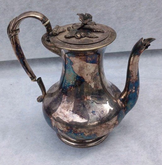 Verzilverde theepot met beschadigingen, Antiek en Kunst, Ophalen of Verzenden