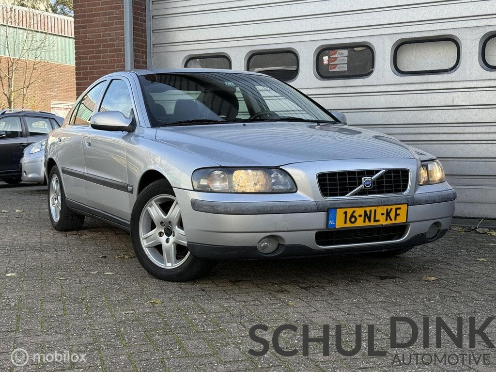 Volvo S60 2.4 D5 TREKHAAK|CRUISE CONTROLE|AIRCO, Voorwielaandrijving, 1502 kg, Gebruikt, S60