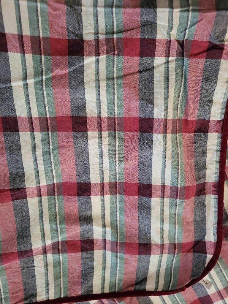 Plaid a of deken.         Met bordeaux rode bies rondom., Katoen, Gebruikt, Wasbaar, Ophalen of Verzenden