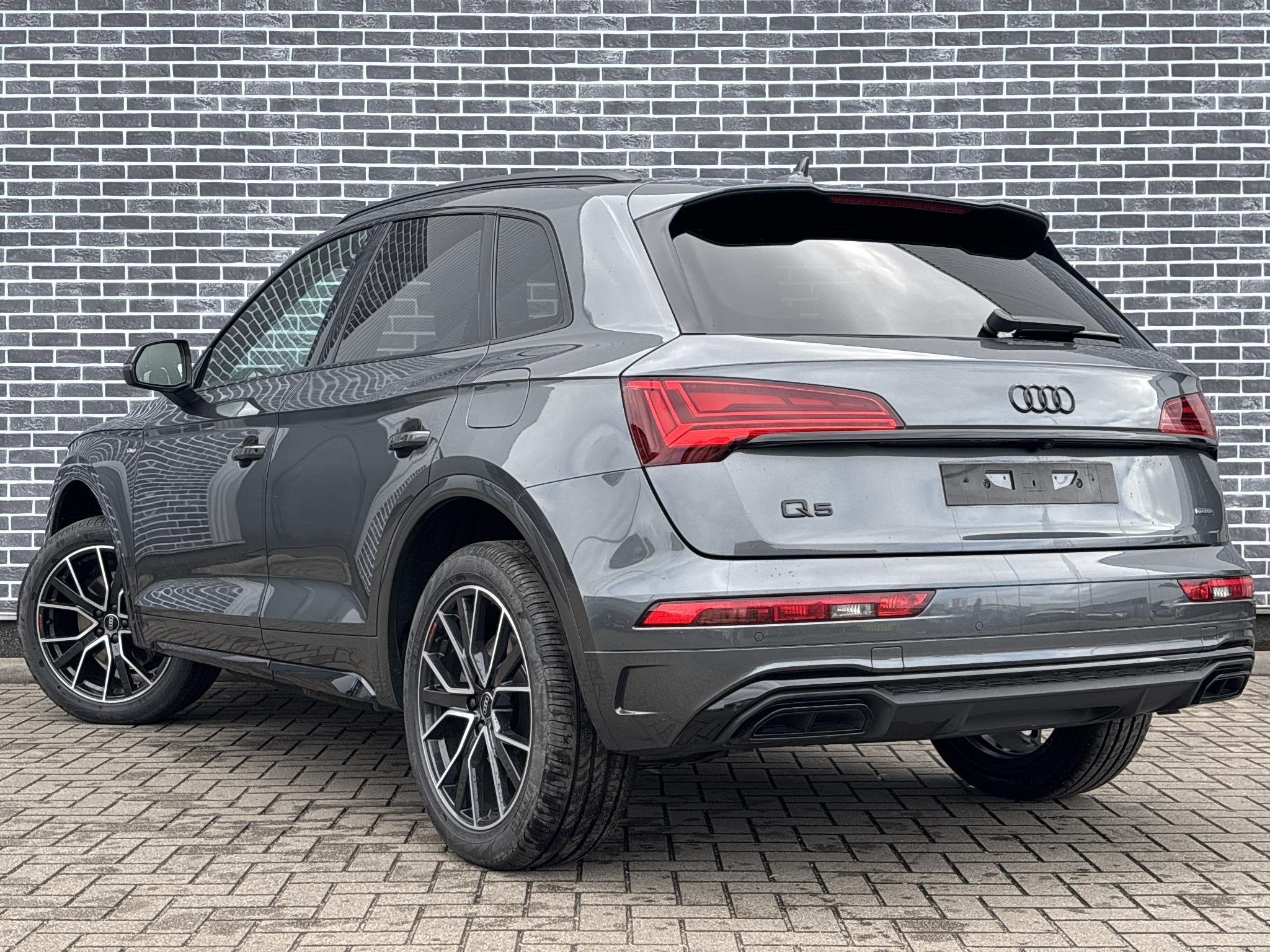 Audi Q5 55 TFSIe S-Edition | Zwart Optiek | Lichtmetalen Vel, Auto's, Automaat, 14 kWh, Gebruikt, Euro 6