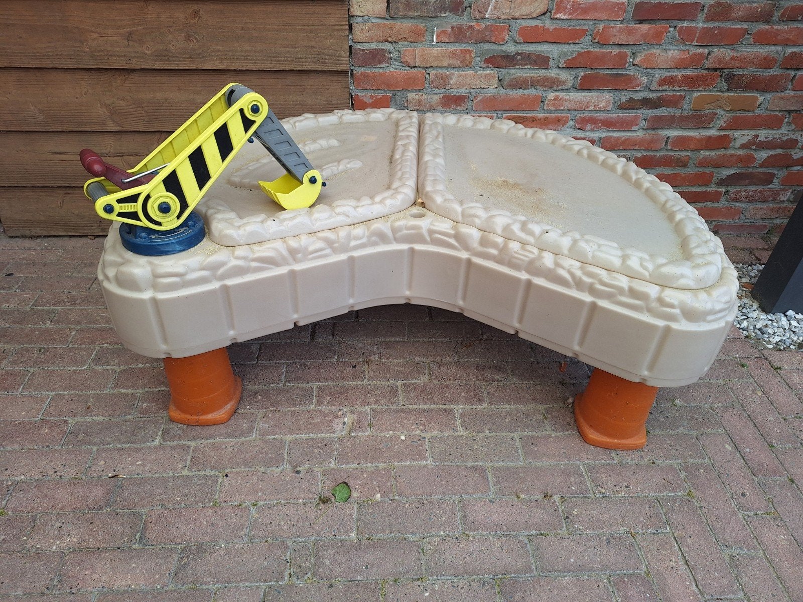 Little Tikes Zand- en Watertafel met Graafmachine, Kinderen en Baby's, Speelgoed | Buiten | Zandbakken, Ophalen