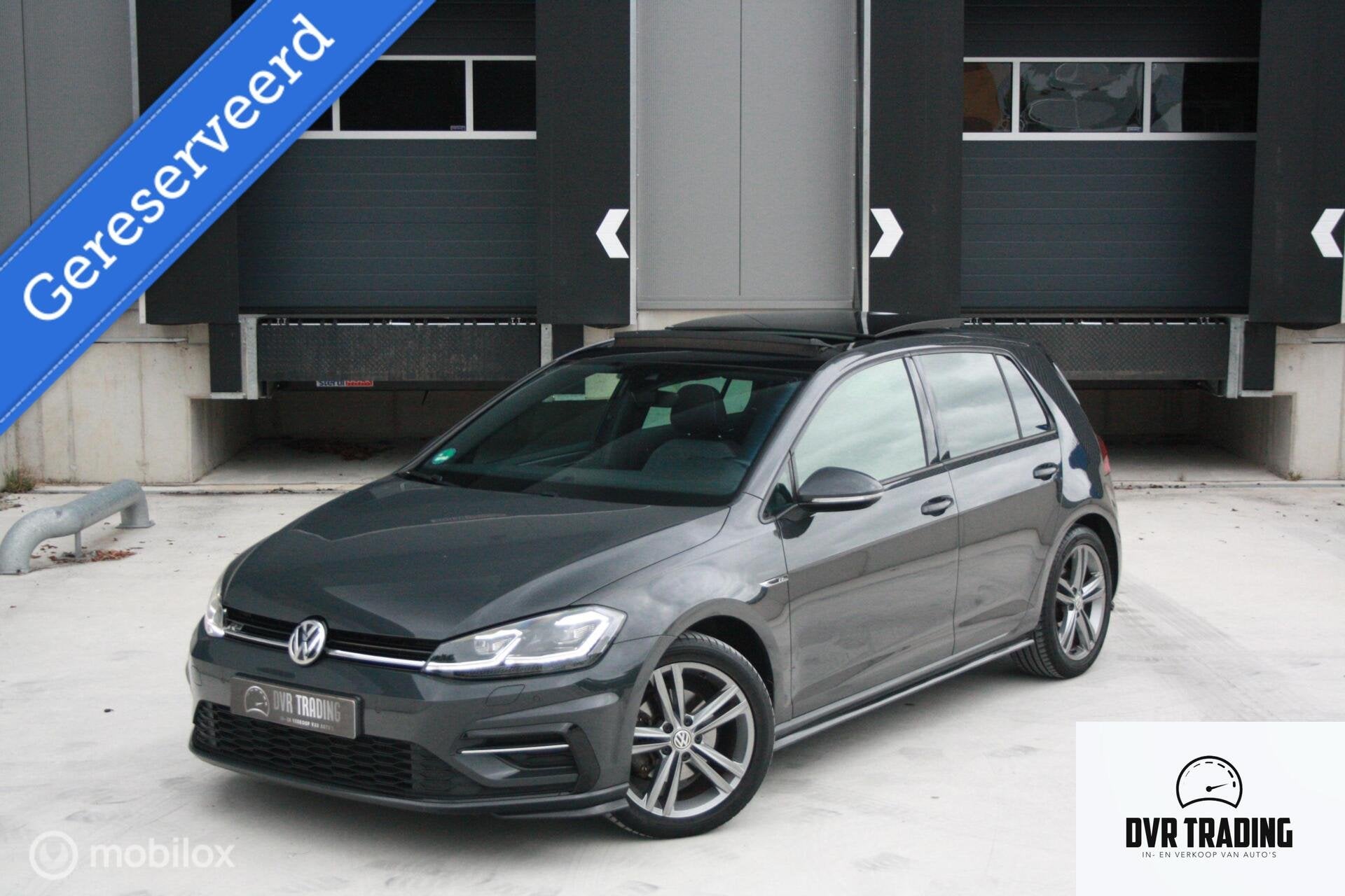 Volkswagen Golf 1.5 TSI R-Line DSG Pano Virtual 150PK Camera, Auto's, Stof, Euro 6, 4 cilinders, Bedrijf