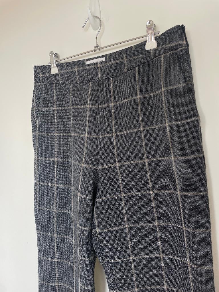 Ruby Tuesday pantalon 2/ M geruit flared leg zwart creme, Maat 38/40 (M), Ruby Tuesday, Zwart, Ophalen of Verzenden