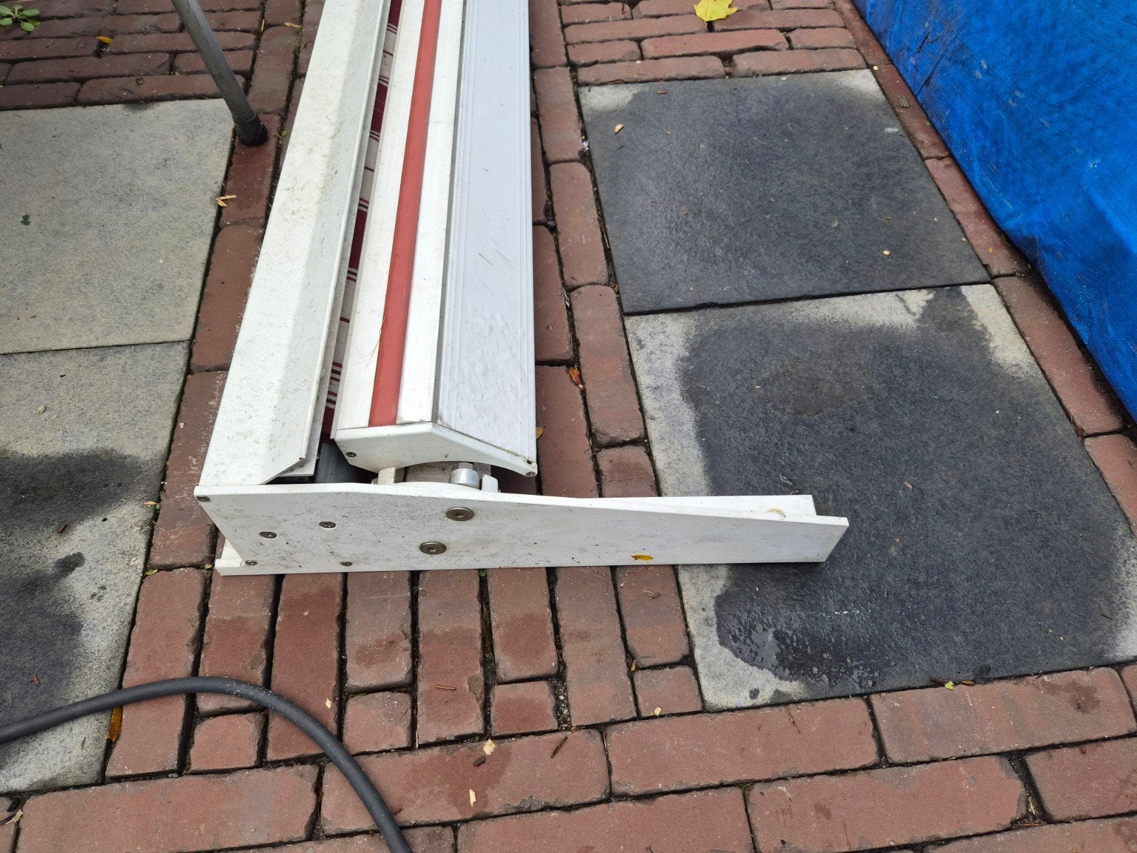 Zonnescherm 450cm rood/wit met verlengde steunen, Ophalen of Verzenden, Gebruikt, 450 cm of meer, Overige typen