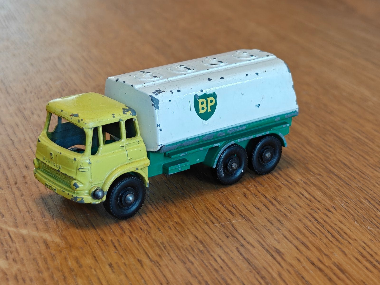Matchbox Bedford Petrol Truck BP, Ophalen, Zo goed als nieuw, Bus of Vrachtwagen
