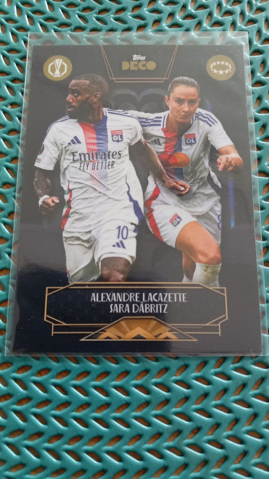 Topps Deco Alexandre Lacazette Sara Däbritz Olympique Lyon, Verzenden, Zo goed als nieuw, Buitenlandse clubs, Spelerskaart