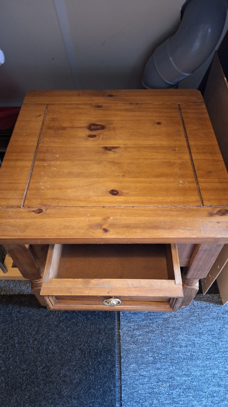 Houten bijzettafel met lade, Minder dan 45 cm, Minder dan 55 cm, Gebruikt, Klassiek