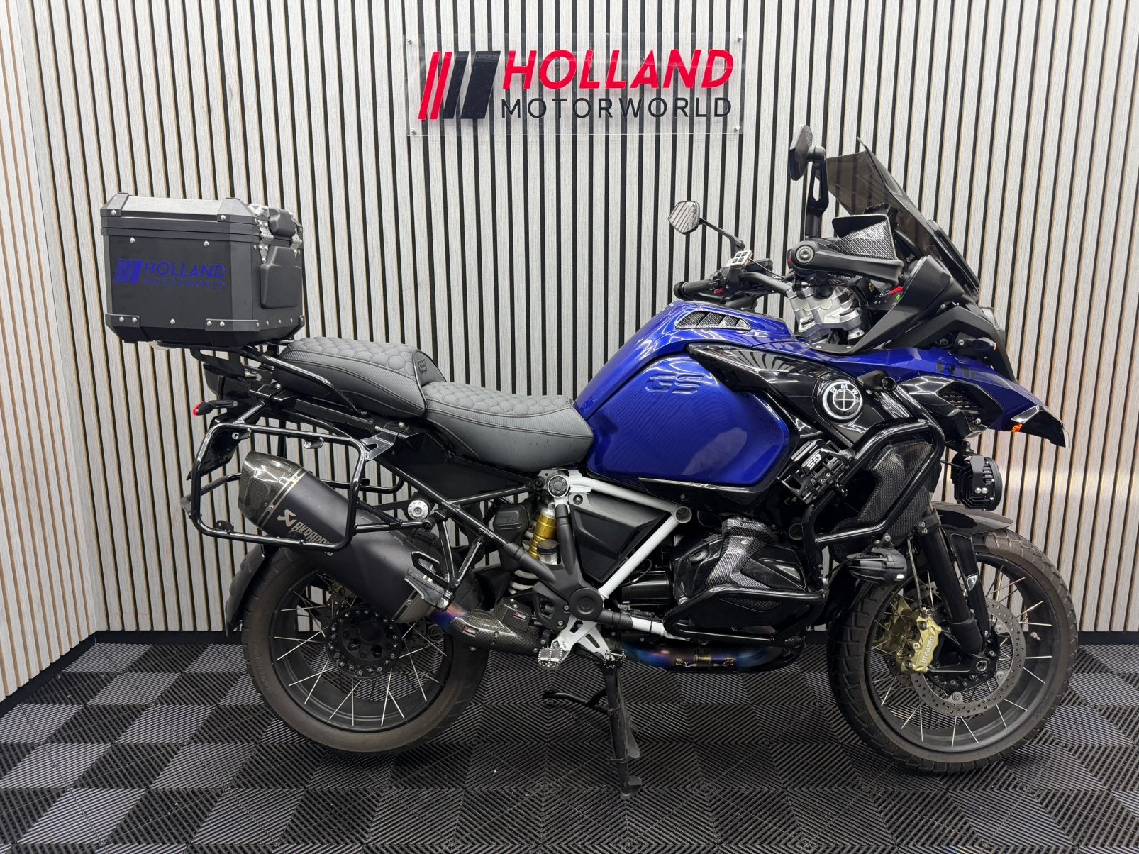 BMW R 1250 GS ADVENTURE 2024 BTW AKRA JBL FULL OPTION BTW, 2 cilinders, Occasion, Motorrijbewijs A, Bedrijf