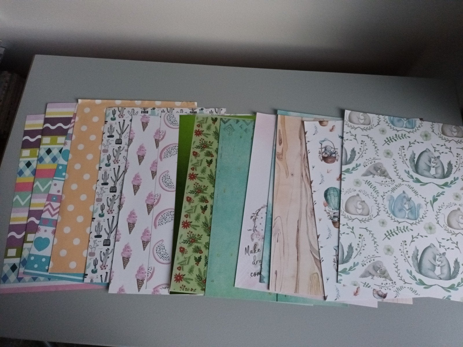 20 vellen A4 papier patronen karton patroon scrappapier, Hobby en Vrije tijd, Ophalen of Verzenden, Zo goed als nieuw, Papier of Karton