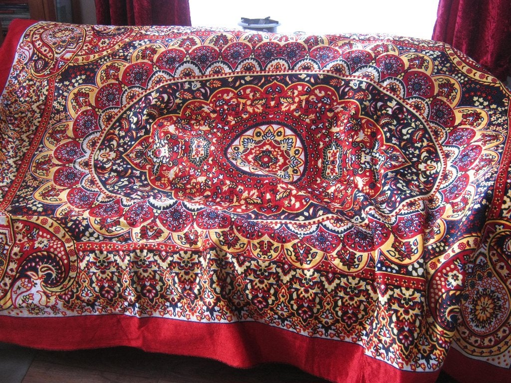 rood met geel velours  mandala vloerkleed met draagtas, Huis en Inrichting, Bohemian oosters, 150 tot 200 cm, 200 cm of meer, Ophalen of Verzenden