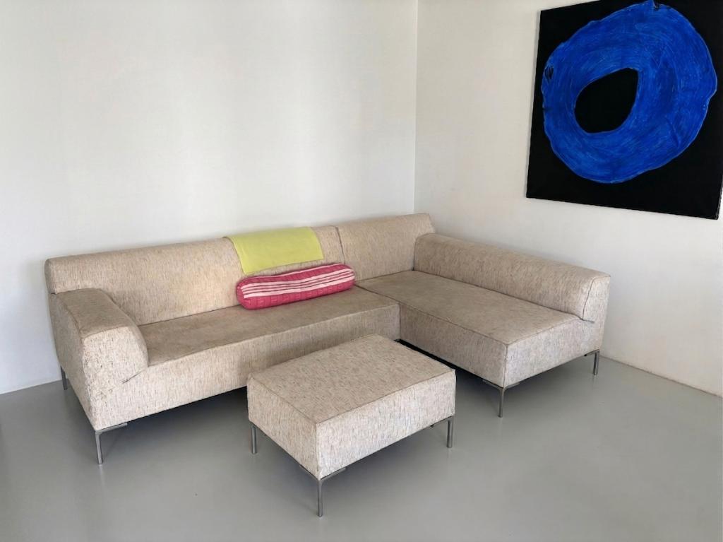 Bloq bank zoekt nieuwe eigenaar — Design on Stock | €1.250, Huis en Inrichting, Ophalen, 250 tot 300 cm, Gebruikt, Hoekbank