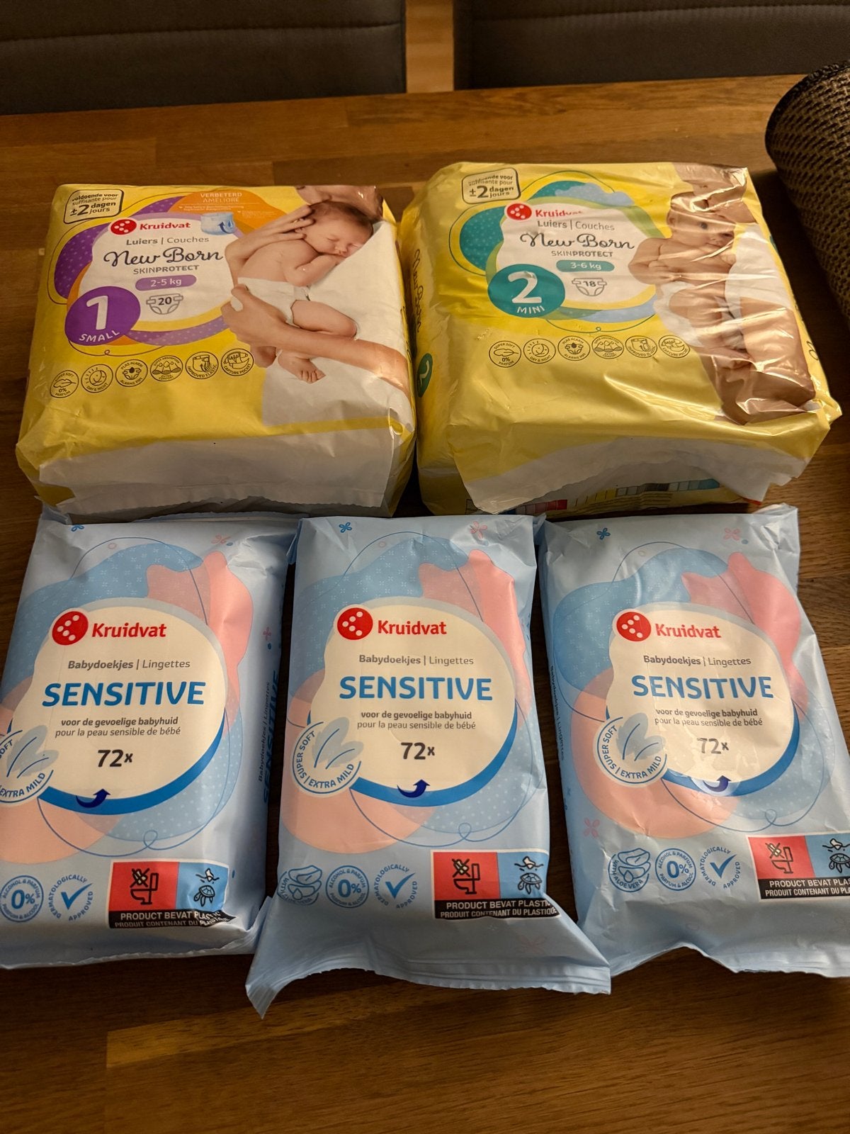 Diverse babyartikelen: luiers, doekjes, flessen, spenen, Kinderen en Baby's, Ophalen of Verzenden, Zo goed als nieuw