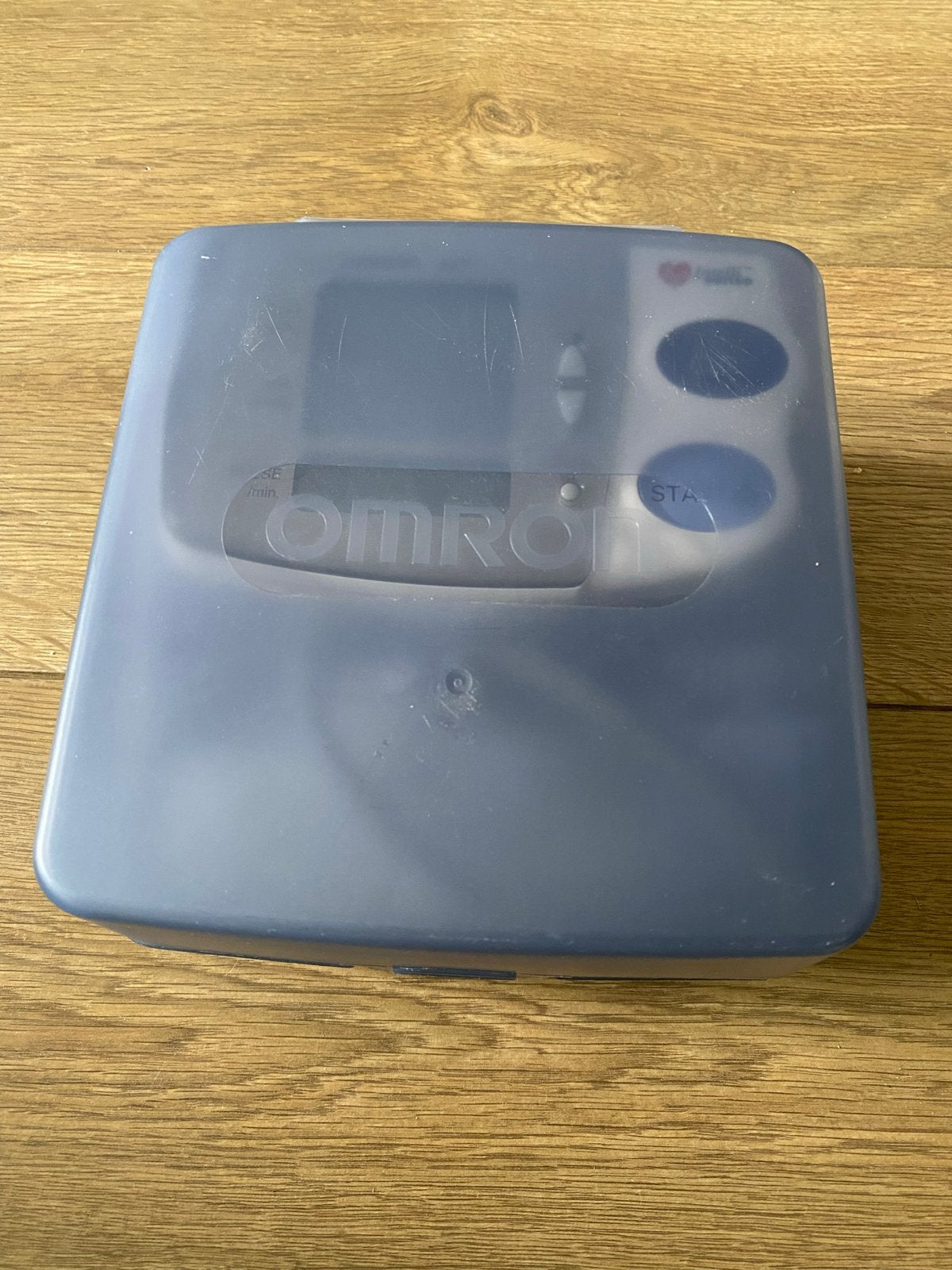 Omron M7 bloeddrukmeter met Intelli Wrap Cuff, Ophalen of Verzenden, Zo goed als nieuw, Overige typen