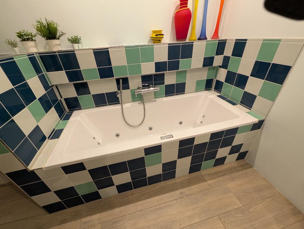 whirlpool bad, Huis en Inrichting, Badkamer | Complete badkamers, Ophalen, Zo goed als nieuw