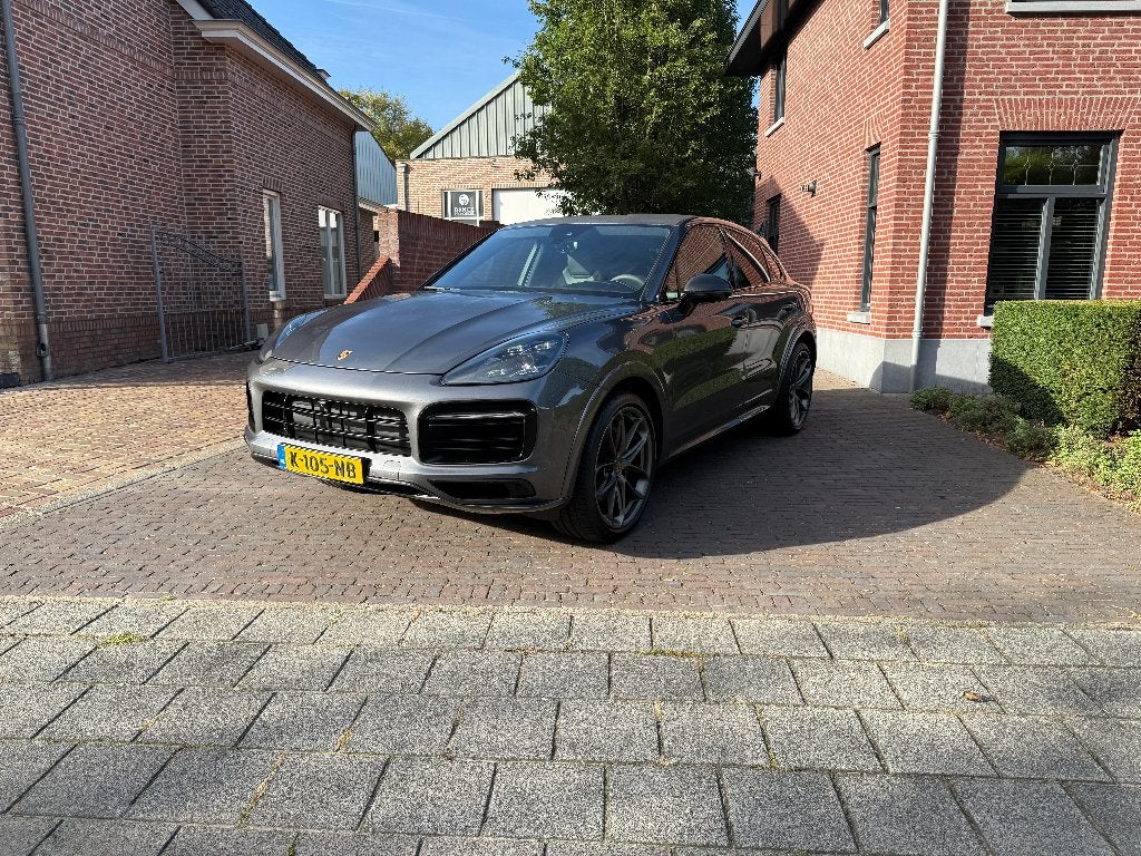 Porsche Cayenne  Coupe  3.0 V6 462pk E-hybrid 2021 Grijs, Auto's, Automaat, Zwart, 4 stoelen, 340 pk