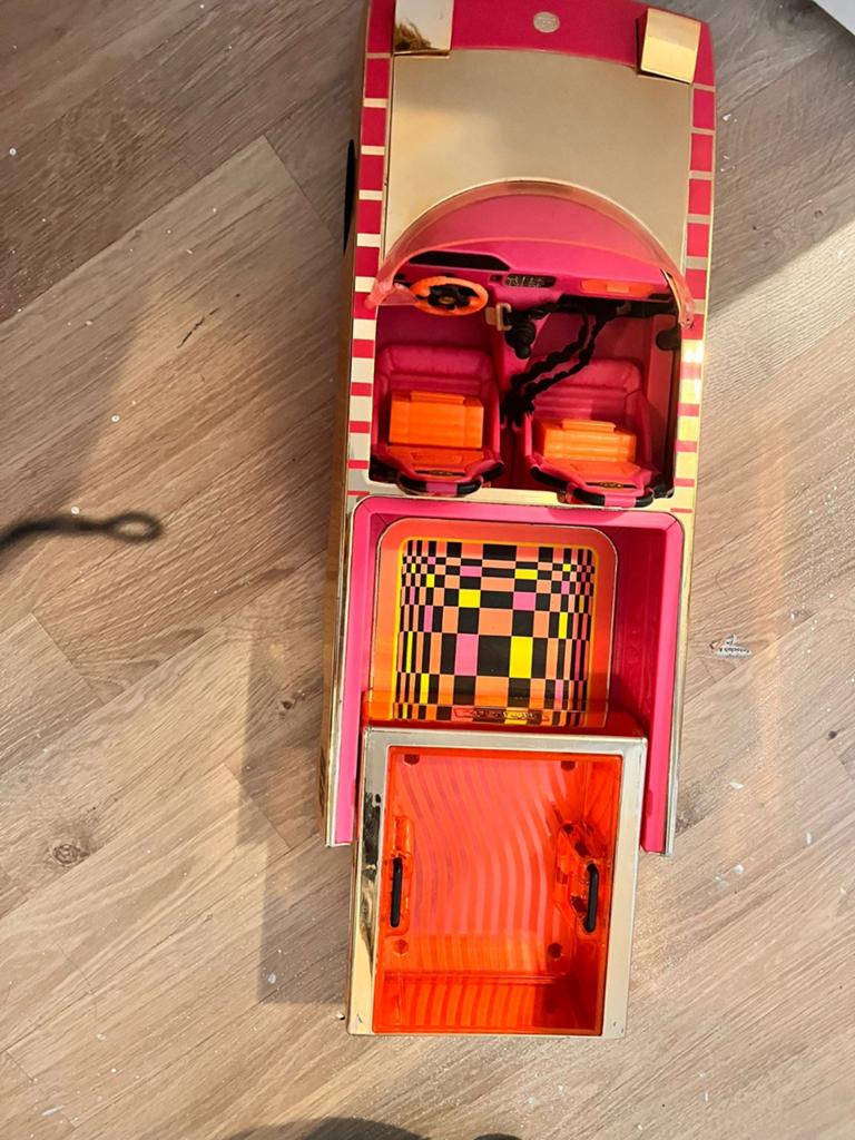 Lol auto met zwembadje, Kinderen en Baby's, Speelgoed | Poppenhuizen, Ophalen, Zo goed als nieuw