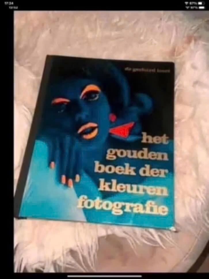 Het Gouden Boek der Kleurenfotografie, Ophalen of Verzenden, Gelezen, Onbekend