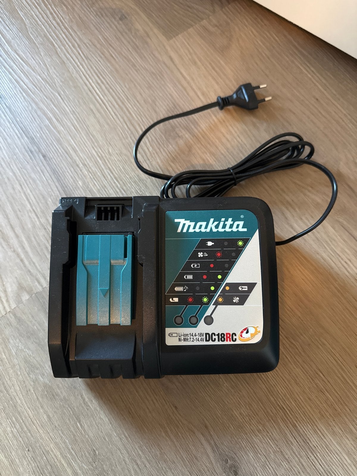 Makita DC18RC lader voor Li-ion en Ni-MH accu's, Ophalen of Verzenden, Gebruikt, Overige typen, Makita