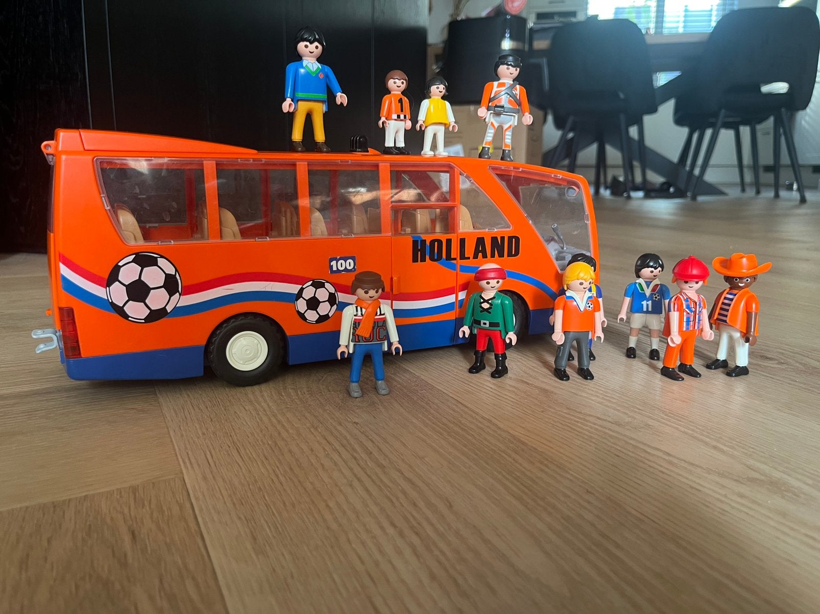 Playmobil voetbal bus + poppetjes, Ophalen, Gebruikt, Losse onderdelen